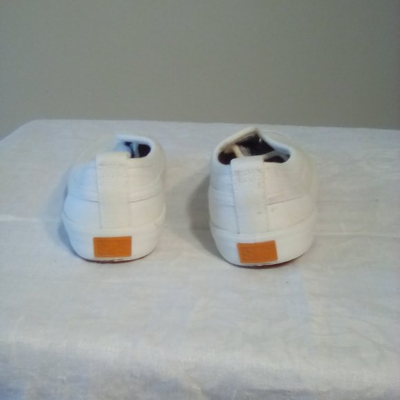 Free with purchase, girl's size 11 canvas sneakers shoes - Picture 5 of 7